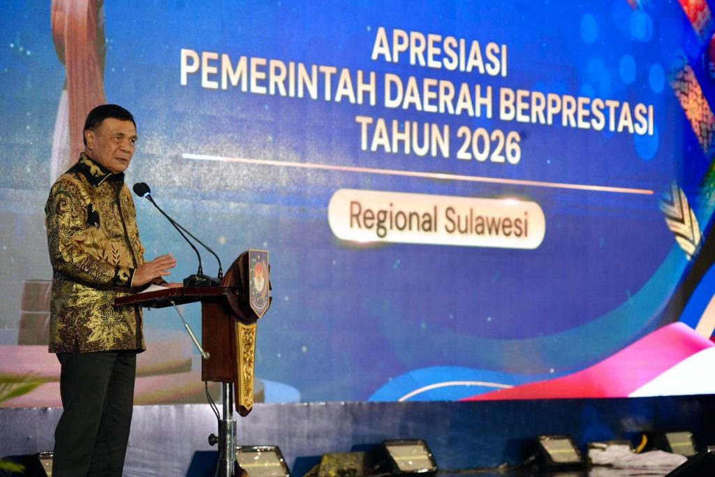 Menteri Koordinator Bidang Politik dan Keamanan (Menko Polkam), Jenderal TNI (Purn.) Djamari Chaniago, memberikan apresiasi tinggi kepada jajaran Pemerintah Daerah (Pemda) di wilayah Sulawesi, Jumat (29/5/2026). (Foto: Kemenko Polkam RI)