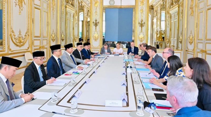 Presiden Republik Indonesia, Prabowo Subianto, menggelar pertemuan bilateral dengan Presiden Republik Prancis, Emmanuel Macron, di Istana Élysée, Paris, Kamis (28/5/2026). (Foto: Kemlu RI)