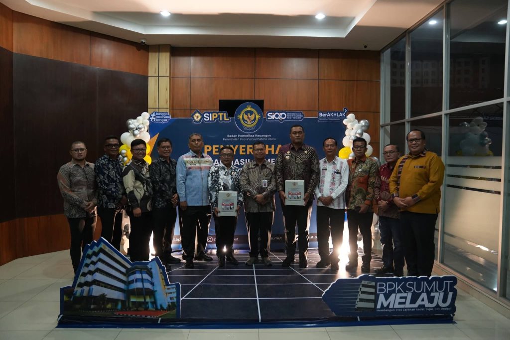 Kabupaten Toba sukses meraih Opini Wajar Tanpa Pengecualian (WTP) atas Laporan Keuangan Pemerintah Daerah (LKPD) Tahun Anggaran 2025 dari Badan Pemeriksa Keuangan (BPK) Republik Indonesia. (Foto: Pemkab Toba)