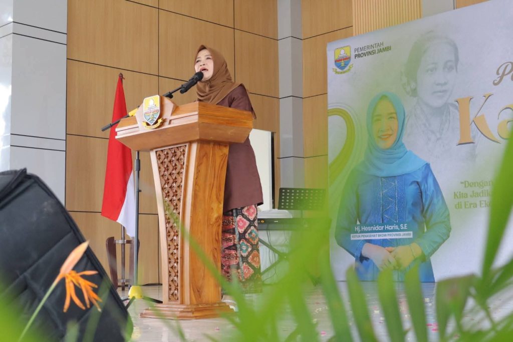 Penasehat BKOW Provinsi Jambi, Hesnidar Haris, SE (Hesti Haris), dalam Peringatan Hari Kartini ke-148 di Pendopo Rumah Dinas Gubernur Jambi pada Kamis (30/04/2026). (Foto: IST/Dewi Yulianti)