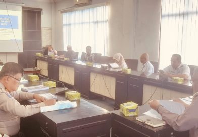 Dinas Perhubungan Provinsi Riau menggelar rapat Analisis Dampak Lalu Lintas (Andalalin) terkait rencana pembangunan Budiman Swalayan oleh CV. Sumber Usaha Soebrantas. Pertemuan strategis ini berlangsung di Ruang Rapat Lantai 2 Dishub Riau pada Kamis (30/4/2026) pagi. (Foto: Humas Ditlantas Polda Riau)
