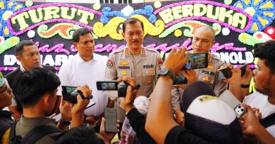 Tim gabungan dari Polda Riau dan Polresta Pekanbaru tengah memburu pelaku pencurian dengan kekerasan yang mengakibatkan tewasnya seorang perempuan lanjut usia berinisial DS (60). Korban ditemukan meninggal dunia di kediamannya, Kecamatan Rumbai, Kota Pekanbaru, pada Jumat (1/5/2026). (Foto: Humas Polda Riau)
