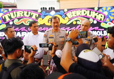 Tim gabungan dari Polda Riau dan Polresta Pekanbaru tengah memburu pelaku pencurian dengan kekerasan yang mengakibatkan tewasnya seorang perempuan lanjut usia berinisial DS (60). Korban ditemukan meninggal dunia di kediamannya, Kecamatan Rumbai, Kota Pekanbaru, pada Jumat (1/5/2026). (Foto: Humas Polda Riau)