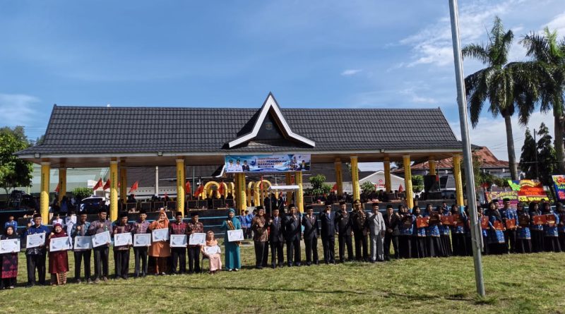 Peringatan Hari Pendidikan Nasional (Hardiknas) 2026 di Kota Sungai Penuh menjadi momentum penting untuk memperkuat sumber daya manusia. Pemerintah daerah kini memfokuskan arah pendidikan pada pembentukan karakter dan penguatan budaya literasi bagi generasi muda, Sabtu (2/5/2026). (Foto: IST/Dewi Yulianti)