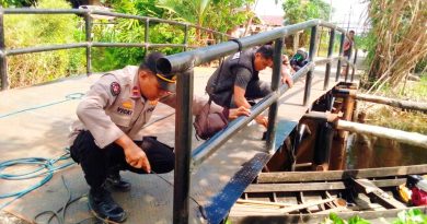Proyek Pembangunan Jembatan Presisi Tahap II yang menghubungkan Desa Pangkalan Terap dengan Desa Kuala Panduk, Kecamatan Teluk Meranti, Kabupaten Pelalawan, kini memasuki babak akhir. Hingga Sabtu (2/5/2026), progres fisik jembatan tersebut dilaporkan telah mencapai 80 persen. (Foto: Humas Polsek Teluk Meranti)