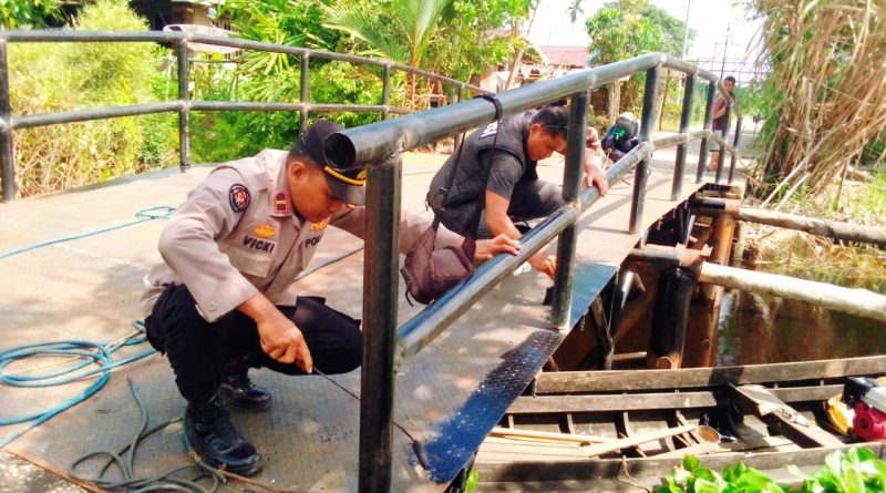 Proyek Pembangunan Jembatan Presisi Tahap II yang menghubungkan Desa Pangkalan Terap dengan Desa Kuala Panduk, Kecamatan Teluk Meranti, Kabupaten Pelalawan, kini memasuki babak akhir. Hingga Sabtu (2/5/2026), progres fisik jembatan tersebut dilaporkan telah mencapai 80 persen. (Foto: Humas Polsek Teluk Meranti)