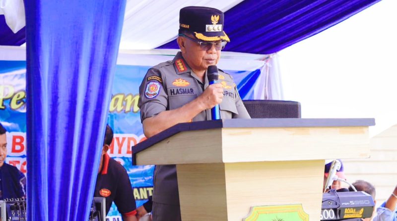 Bupati Kepulauan Meranti, AKBP (Purn) H. Asmar, menyampaikan apresiasi dan penghargaan setinggi-tingginya kepada Kapolres Kepulauan Meranti, AKBP Aldi Alfa Faroqi, beserta jajarannya. Penghargaan ini diberikan atas keberhasilan kepolisian menggagalkan peredaran narkoba dalam jumlah besar, Sabtu (2/5/2027). (Foto: Humas Bupati Kepulauan Meranti)