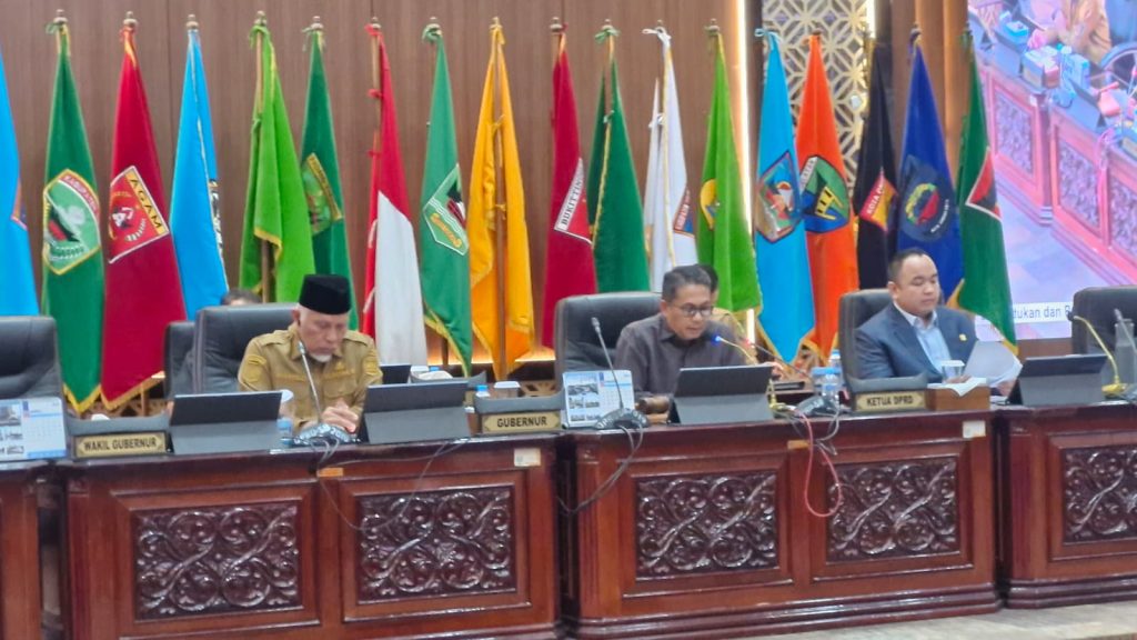 DPRD Provinsi Sumatera Barat menggelar rapat paripurna untuk mengambil keputusan terhadap Rancangan Peraturan Daerah (Ranperda) tentang Penyertaan Modal pada PT Jamkrida Sumbar, Selasa (5/5/2026). (Foto: IST/Novrianto)