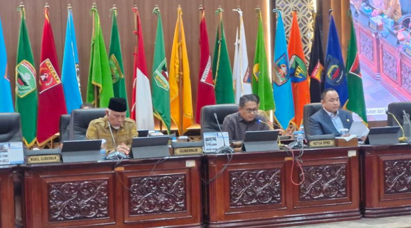 DPRD Provinsi Sumatera Barat menggelar rapat paripurna untuk mengambil keputusan terhadap Rancangan Peraturan Daerah (Ranperda) tentang Penyertaan Modal pada PT Jamkrida Sumbar, Selasa (5/5/2026). (Foto: IST/Novrianto)