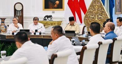 Presiden Prabowo Subianto memimpin Rapat Terbatas (Ratas) bersama Kabinet Merah Putih dan Komite Stabilitas Sistem Keuangan (KSSK) di Istana Merdeka pada Selasa (5/5/2026). Pertemuan strategis ini membahas capaian gemilang ekonomi nasional pada awal tahun ini. (Foto: Setkab RI)