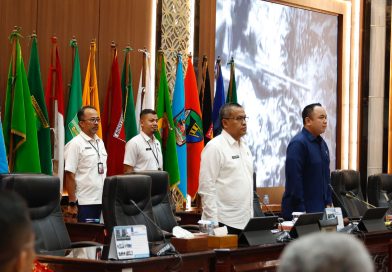 Dewan Perwakilan Rakyat Daerah (DPRD) Provinsi Sumatera Barat secara resmi menetapkan usul prakarsa terhadap Rancangan Peraturan Daerah (Ranperda) tentang Penyelenggaraan Pendidikan. Rapat paripurna ini berlangsung di ruang sidang utama Kantor DPRD Sumbar pada Rabu (6/5/2026). (Foto: IST/Novrianto)