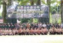 Bupati Toba, Effendi Sintong P. Napitupulu, secara resmi membuka kegiatan Bakti TNI Angkatan Darat (AD) Tahun 2026 di wilayah Kodim 0210/TU pada Selasa (5/5/2026). Acara pembukaan yang berlangsung di Lapangan Upacara Kompi Senapan A Yonif 125/Si’mbisa, Balige, ini ditandai secara simbolis dengan pemukulan gong. (Foto: Pemkab Toba)