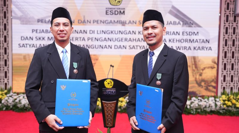 PT Bukit Asam Tbk (PTBA), anggota Holding Industri Pertambangan MIND ID, kembali mengukir prestasi di level nasional. Tiga karyawan terbaik perusahaan berhasil meraih Tanda Kehormatan Satyalancana Wira Karya Tahun 2025 dari Presiden Republik Indonesia, Prabowo Subianto, Rabu (6/5/2026). (Foto: Humas PTBA)