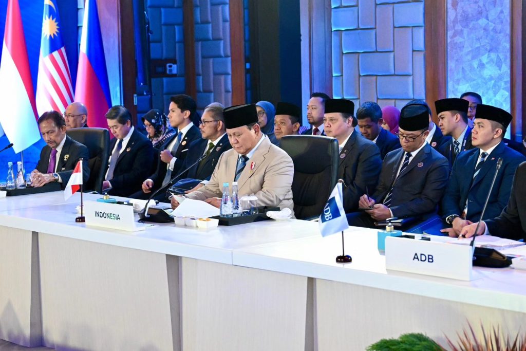 Presiden RI Prabowo Subianto menunjukkan taring kepemimpinan diplomatiknya dalam KTT Khusus BIMP-EAGA di Cebu, Filipina, Kamis (7/5/2026). Di hadapan para pemimpin kawasan, Prabowo menegaskan posisi Indonesia sebagai penggerak utama transisi energi di Asia Tenggara. (Foto: Setkab RI)