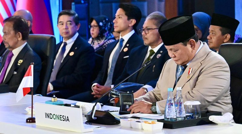 Presiden Republik Indonesia Prabowo Subianto membawa pesan kuat mengenai pentingnya implementasi kebijakan dalam rangkaian KTT ke-48 ASEAN. Di hadapan para pemimpin kawasan, ia menegaskan bahwa kerja sama subkawasan tidak boleh lagi hanya terjebak dalam tataran wacana, Kamis (7/7/2026). (Foto: Setkab RI)
