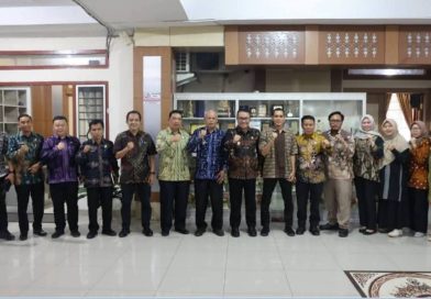 Wali Kota Sungai Penuh, Alfin, bersama Wakil Wali Kota, Azhar Hamzah, menyambut langsung kedatangan Tim Pemeriksaan BPK Perwakilan Provinsi Jambi, Kamis (7/5/2026). (Foto: Diskominfosta Sungai Penuh)