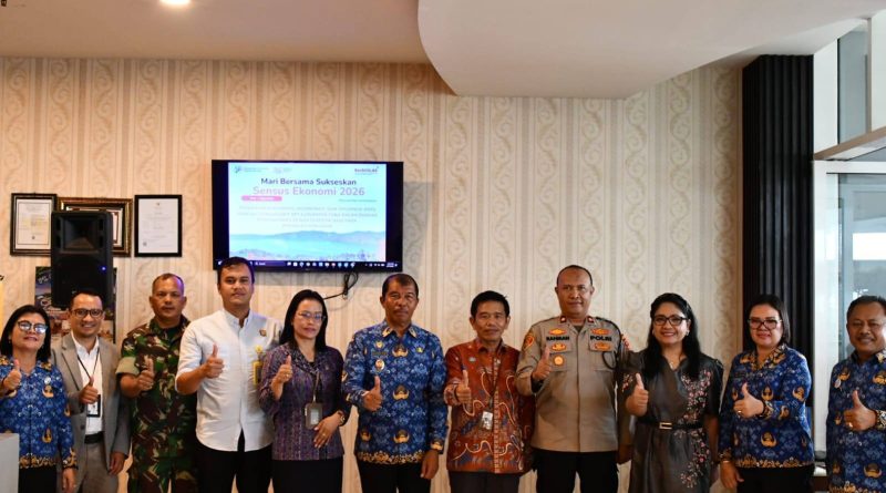 Wakil Bupati Toba, Audi Murphy O. Sitorus, secara resmi membuka kegiatan Komunikasi, Koordinasi dan Diplomasi (KKD) serta Peningkatan Literasi Statistik bagi pemangku kepentingan. Acara strategis ini digelar di Restoran Sadaa Hotel Labersa pada Kamis (7/5/2026). (Foto: Pemkab Toba)