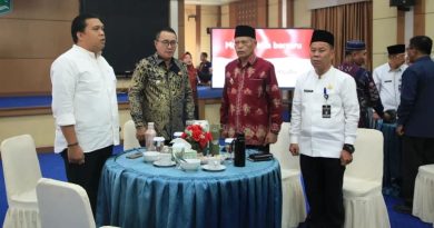Ketua DPRD Kota Sungai Penuh, Hutri Randa, S.Sos., M.M., bersama anggota DPRD Dapil II menghadiri sosialisasi rencana pembangunan strategis di Aula Kantor Walikota, Jumat (8/5/2026). (Foto: DPRD Sungai Penuh)