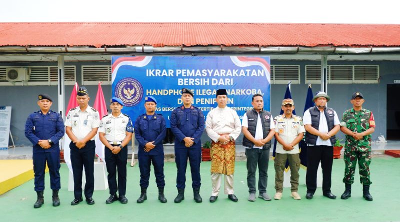 Ketua Umum Dewan Pimpinan Harian Lembaga Adat Melayu Riau (LAMR) Kabupaten Kepulauan Meranti, Datuk Seri Afrizal Cik, hadir langsung untuk memberikan nasihat adat kepada para warga binaan, Jum'at (8/5/2026). (Foto: Humas LAMR Kepulauan Meranti)