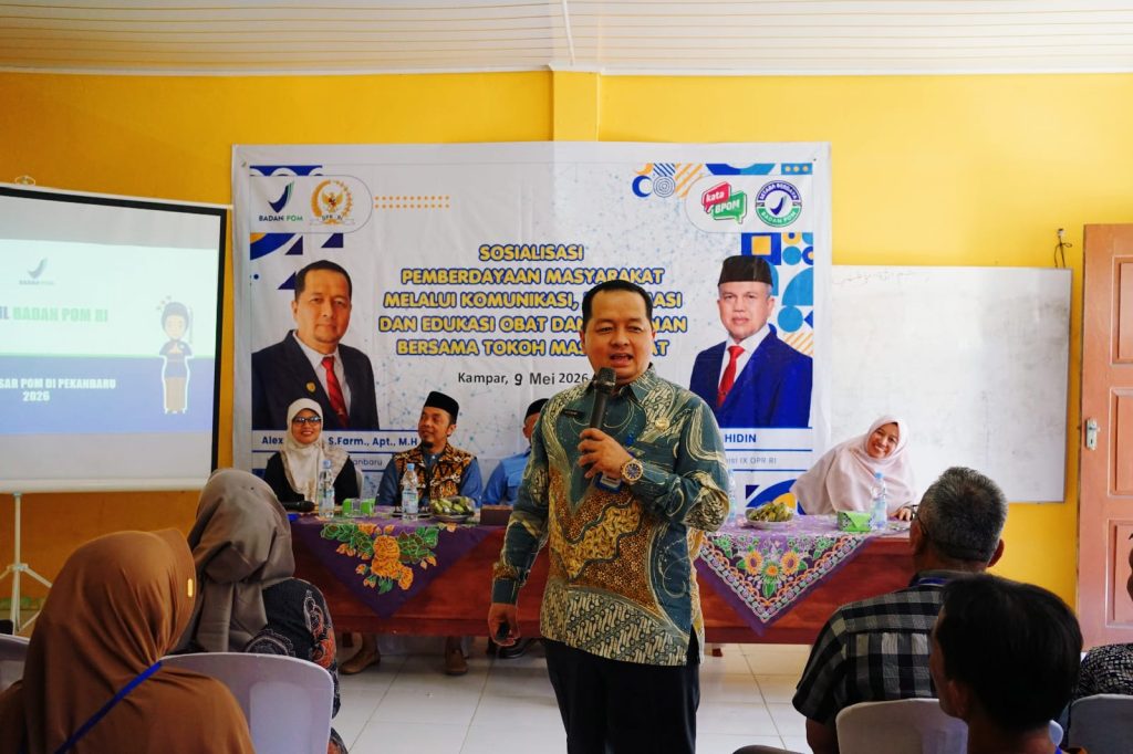 Warga RT. 001/RW. 001 Desa Sendayan ramai membekali diri dengan literasi kesehatan dalam acara Komunikasi, Informasi, dan Edukasi (KIE) Tokoh Masyarakat di ula PDTA Dusun I Kapur, Desa Sendayan, Sabtu (9/5/2026). (Foto: BPOM Pekanbaru)