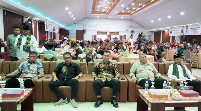 Wakil Ketua DPRD Sumatera Barat, Evi Yandri Rajo Budiman, menghadiri pelantikan pengurus Ikatan Keluarga Pasaman (IKAPAS) Kota Batam periode 2025-2030. Acara yang dirangkai dengan Silaturahmi Akbar ini berlangsung khidmat di Convention Centre SMKN 1 Batam, Minggu (10/5/2026). (Foto: IST/Novrianto)