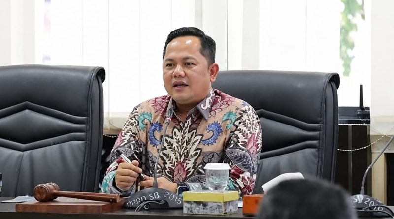 Ketua Komisi IV DPRD Sumatera Barat, Doni Harsiva Yandra, menegaskan agar Pemerintah Provinsi (Pemprov) memprioritaskan penanganan pascabencana dalam APBD 2027. Penegasan tersebut disampaikan Doni dalam rapat kerja bersama BPBD, Bappeda, serta sejumlah dinas teknis dan balai wilayah pusat pada Senin (11/5/2026). (Foto: IST/Novrianto)