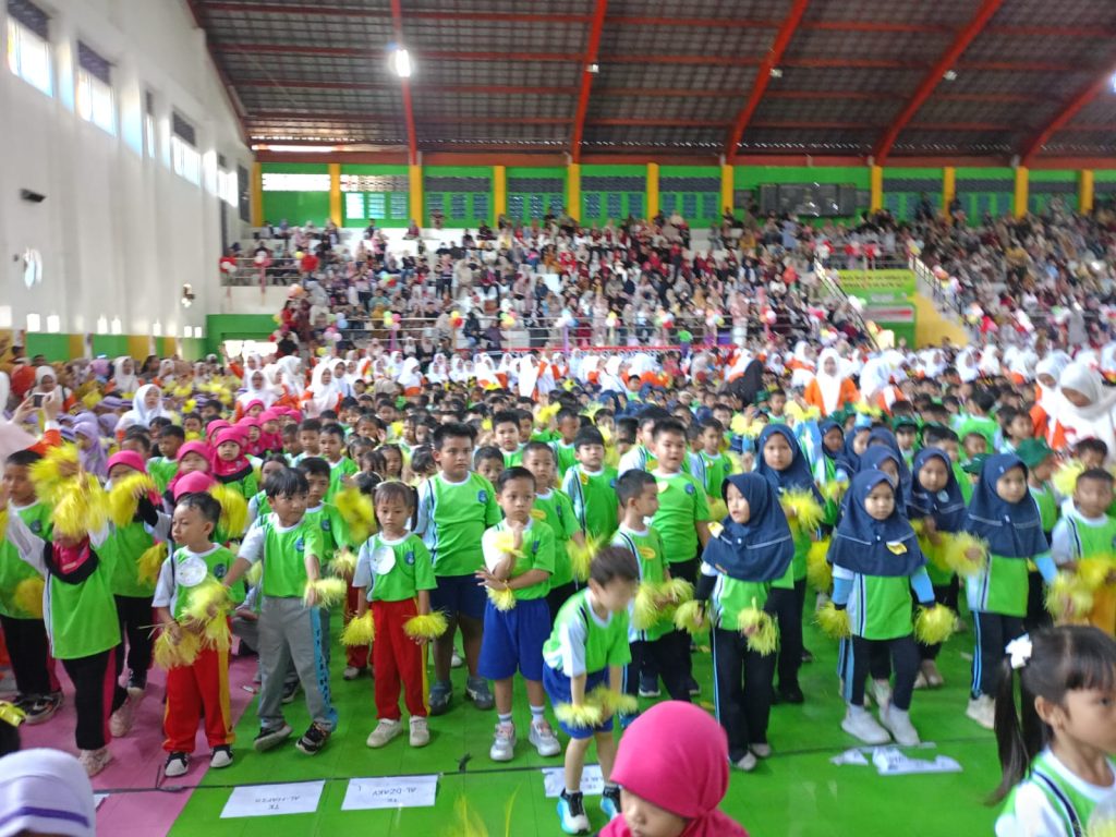 Semangat keceriaan mewarnai GOR Bukit Tunjuk Kabupaten Lahat pada Selasa (12/5/2026). Sebanyak 2.600 anak Taman Kanak-kanak (TK) berkumpul untuk mengikuti Gebyar Senam Anak Indonesia Hebat dalam rangka memperingati HUT Kabupaten Lahat ke-157. (Foto: IST/Heri Susanto)