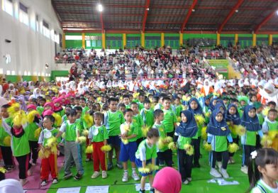 Semangat keceriaan mewarnai GOR Bukit Tunjuk Kabupaten Lahat pada Selasa (12/5/2026). Sebanyak 2.600 anak Taman Kanak-kanak (TK) berkumpul untuk mengikuti Gebyar Senam Anak Indonesia Hebat dalam rangka memperingati HUT Kabupaten Lahat ke-157. (Foto: IST/Heri Susanto)