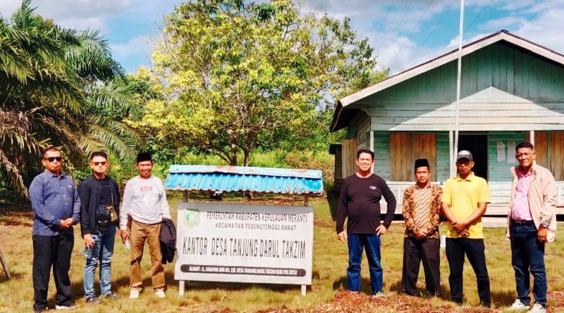 Lembaga Adat Melayu Riau (LAMR) Kabupaten Kepulauan Meranti melakukan survei awal peninjauan kearifan lokal di Desa Tanjung Darul Takzim, Kecamatan Rangsang Barat, Kamis (14/5/2026). (Foto: Humas LAMR Kepulauan Meranti)