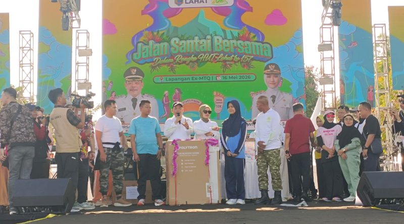 Kemeriahan Hari Ulang Tahun (HUT) Kabupaten Lahat ke-157 memuncak pada Sabtu (16/5/2026) pagi. Pemerintah Kabupaten Lahat menggelar kegiatan jalan santai bersama yang dipusatkan di Lapangan Ex MTQ Lahat. (Foto: IST/Heri Susanto)