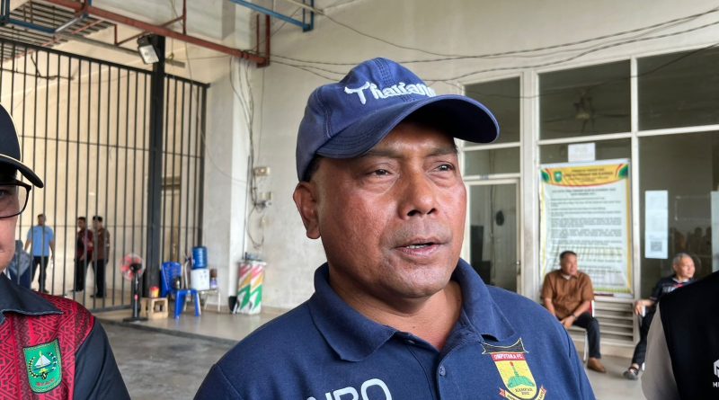 Kepala Dispora Riau, Yurnalis (Foto: MC Riau)