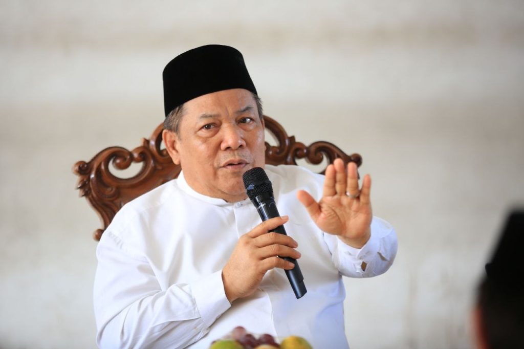 Pelaksana Tugas (Plt) Gubernur Riau SF Hariyanto melakukan peninjauan di Stadion Utama Riau, Jalan Naga Sakti, Kota Pekanbaru, Jumat (22/5/2026) (Foto: MC Riau)