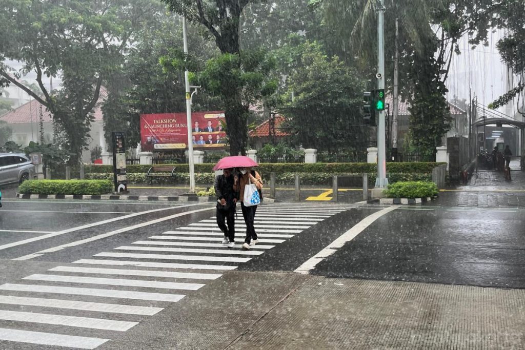 Badan Meteorologi, Klimatologi, dan Geofisika (BMKG) merilis prakiraan cuaca untuk wilayah DKI Jakarta dan sekitarnya. Cuaca di ibu kota diproyeksikan bervariasi mulai dari cerah berawan hingga guyuran hujan berintensitas ringan, Sabtu (23/5/2026). (Foto: Dok. Pemprov DKI Jakarta)
