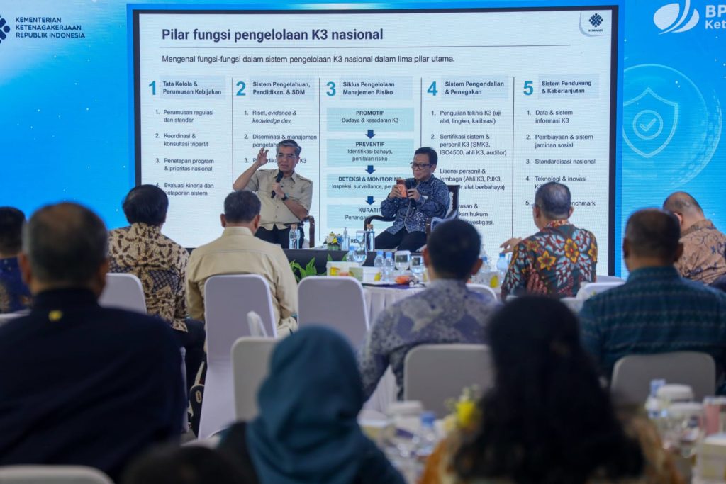 Menteri Ketenagakerjaan Yassierli saat menjadi pemateri dalam kegiatan bertema Menguatkan Peran BPJS Ketenagakerjaan dalam Mengurangi Kecelakaan Kerja di Industri di Jakarta, Jumat (22/5/2026). (Foto: Dok Kemnaker)