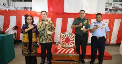 Inspektur Jenderal Kementerian Pertahanan (Irjen Kemhan), Letjen TNI Rui F.G.P. Duarte, menghadiri resepsi diplomatik di atas kapal perang Angkatan Laut Jepang (Japan Maritime Self-Defense Force/JMSDF) JS IKAZUCHI. Acara ini digelar di Dermaga 107, Tanjung Priok, Jakarta, Jumat (22/5/2026). (Foto: Kemhan)