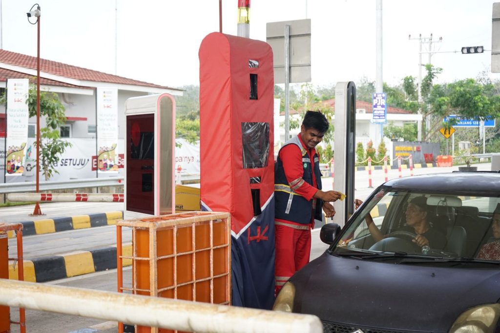 PT Hutama Karya (Persero) memastikan seluruh layanan operasional pada jaringan Jalan Tol Trans Sumatra (JTTS) tetap berjalan normal dan aman terkendali. (Foto: IST/Heri Susanto)