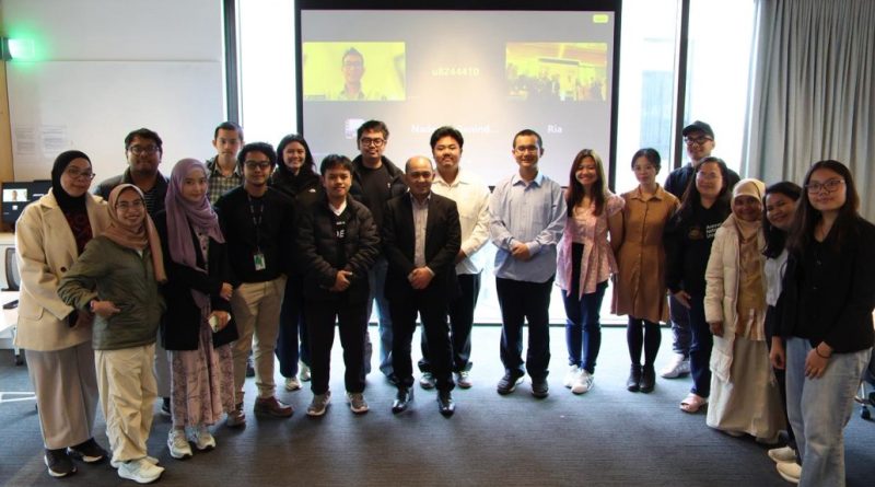 Atase Perdagangan (Atdag) RI Canberra, Agung Haris Setiawan, menginisiasi lokakarya ekspor-impor strategis untuk menyasar generasi muda di luar negeri secara hibrida di Marie Reay Teaching Centre, Australian National University (ANU), Canberra, Australia, Sabtu (23/5/2026). (Foto: Kemendag)