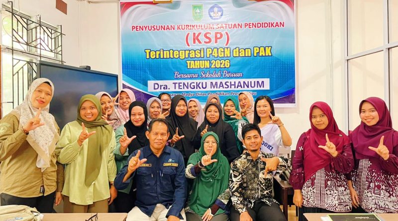 Penyusunan kurikulum ini secara khusus mengintegrasikan program Pencegahan dan Pemberantasan Penyalahgunaan dan Peredaran Gelap Narkoba (P4GN) serta Pendidikan Anti Korupsi (PAK) di Laboratorium Axio SMKS Patria Darma, Sabtu (23/5/2026). (Foto: Dra. Tengku Mashanum)
