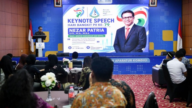 Wamenkomdigi Nezar Patria memberikan keynote speech dalam acara Hari Bangkit Pelajar Islam Indonesia (PII) ke-79 di Pusat Pengembangan Aparatur Komunikasi dan Digital (Puspa Komdigi), Jakarta Barat, Sabtu (24/05/2026). (Foto: DRA/Komdigi)