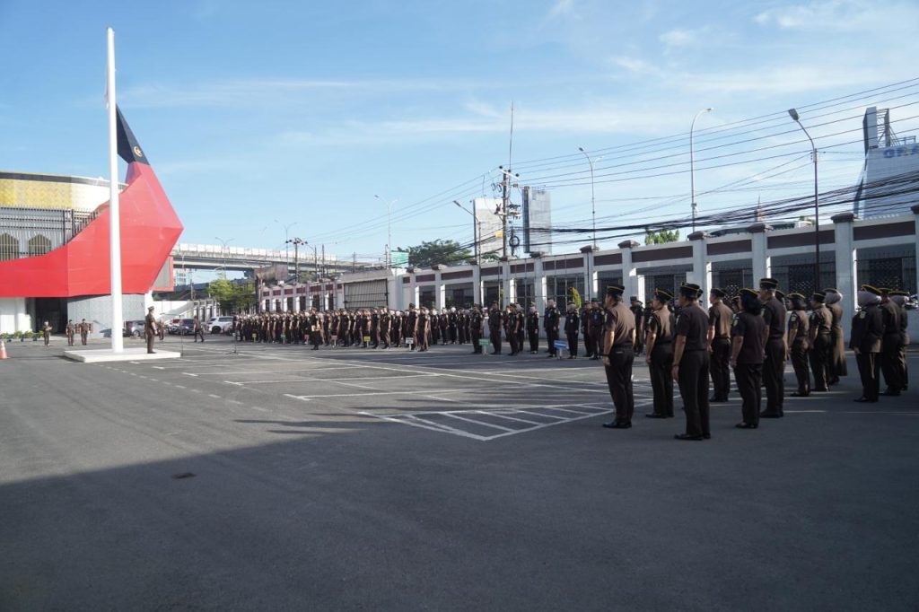 Kejaksaan Tinggi Sulawesi Selatan (Kejati Sulsel) kembali menggelar rutinitas Apel Kerja Pagi di Baruga Adhyaksa, Senin (25/5/2026). (Foto: Kejaksaan Agung RI)