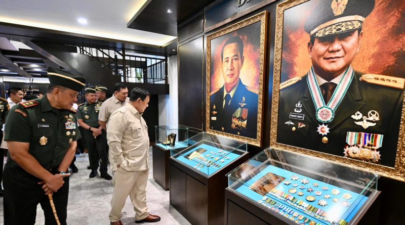 Presiden RI Prabowo Subianto meresmikan renovasi Museum dan Perpustakaan Sekolah Staf dan Komando Angkatan Darat (Seskoad) di Kota Bandung, Provinsi Jawa Barat, Senin (25/5/2026). (Foto: Setkab RI)