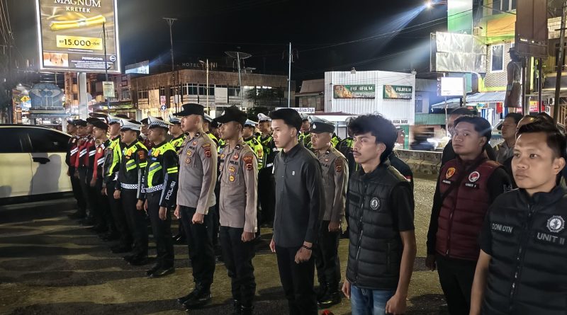 Kepolisian Resor (Polres) Kerinci menggelar Apel Kesiapan Pengamanan Malam Takbiran Hari Raya Iduladha 1447 Hijriah. Kegiatan taktis ini dipusatkan di halaman depan Pos Lantas Kota Sungai Penuh, Selasa (26/5/2026) sore. (Foto: IST/Dewi Yulianti)