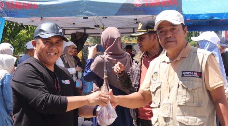 Dinas Komunikasi, Informatika, dan Statistik (Diskominfosta) Kota Sungai Penuh berpartisipasi aktif dalam penyembelihan hewan kurban ini dipusatkan di halaman Kantor Wali Kota Sungai Penuh, Kamis (28/5/2026). (Foto: Diskominfosta Sungai Penuh)