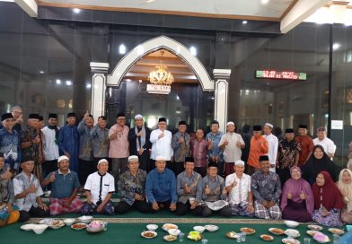 Ketua Dewan Perwakilan Rakyat Daerah (DPRD) Provinsi Sumatera Barat (Sumbar), Muhidi, memberikan atensi serius terhadap fenomena kecanduan gawai di tingkat remaja. (Foto: IST/Novrianto)