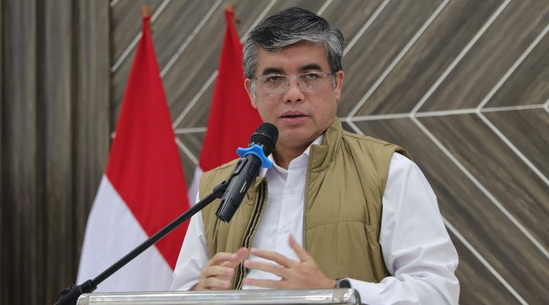Menteri Ketenagakerjaan, Yassierli, menjelaskan bahwa sertifikasi profesi berperan vital dalam mendongkrak daya saing tenaga kerja lokal di pasar global. (Foto: Kemnaker RI)