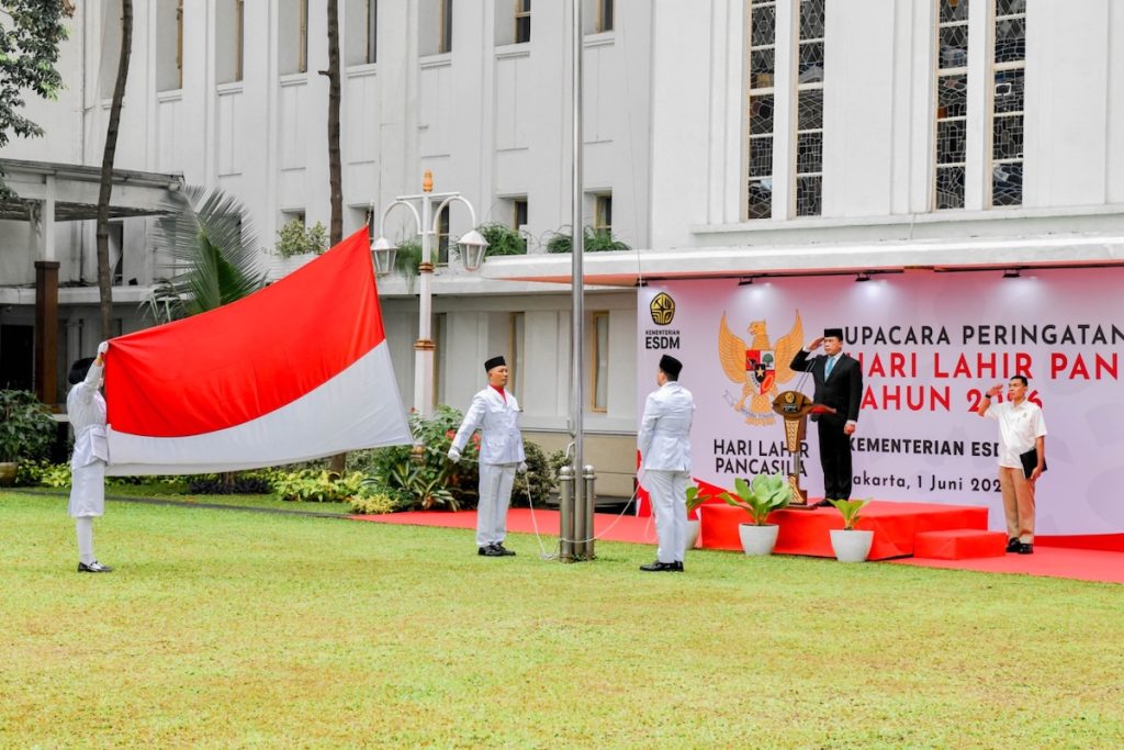 Keluarga Besar Kementerian Energi dan Sumber Daya Mineral (ESDM) melaksanakan Apel Peringatan Hari Lahir Pancasila Tahun 2026, Senin (1/6/2026). (Foto: Kemen ESDM RI)