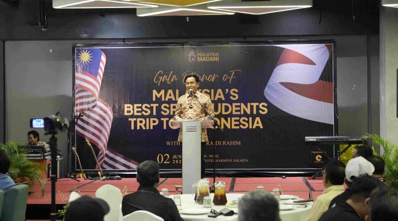Menteri Koordinator Bidang Hukum, Hak Asasi Manusia, Imigrasi, dan Pemasyarakatan (Menko Kumham Imipas), Yusril Ihza Mahendra, menghadiri agenda diplomatik kepemudaan dalam acara Gala Dinner of Malaysia's BEST SPM Talents Trip to Indonesia di Jakarta, Selasa (2/6/2026). (Foto: Kemenko Kumham Imipas RI)