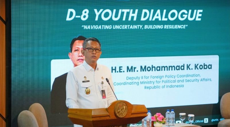 Deputi Bidang Koordinasi Politik Luar Negeri Kemenko Polkam, Duta Besar Mohammad K. Koba, menghadiri agenda diplomasi kepemudaan berskala global yang bertajuk Preliminary Discussion D-8 Youth Dialogue tersebut diselenggarakan di Kampus Universitas Airlangga (Unair), Surabaya, Rabu (3/6/2026). (Foto: Kemenko Polkam RI)