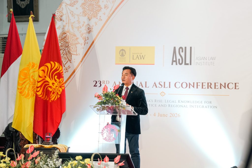 Menteri Koordinator Bidang Hukum, Hak Asasi Manusia, Imigrasi, dan Pemasyarakatan (Menko Kumham Imipas), Yusril Ihza Mahendra membuka Konferensi Tahunan ke-23 Asian Law Institute (ASLI) yang diselenggarakan di bawah kerja sama erat dengan Fakultas Hukum Universitas Indonesia (FHUI) di kompleks Kampus UI, Depok, Jawa Barat, Kamis (4/6/2026). (Foto: Kemenko Kumham Imipas RI)