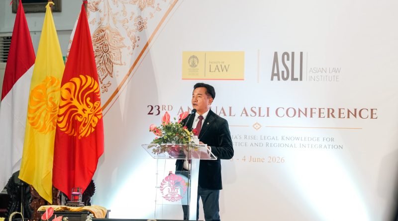Menteri Koordinator Bidang Hukum, Hak Asasi Manusia, Imigrasi, dan Pemasyarakatan (Menko Kumham Imipas), Yusril Ihza Mahendra membuka Konferensi Tahunan ke-23 Asian Law Institute (ASLI) yang diselenggarakan di bawah kerja sama erat dengan Fakultas Hukum Universitas Indonesia (FHUI) di kompleks Kampus UI, Depok, Jawa Barat, Kamis (4/6/2026). (Foto: Kemenko Kumham Imipas RI)